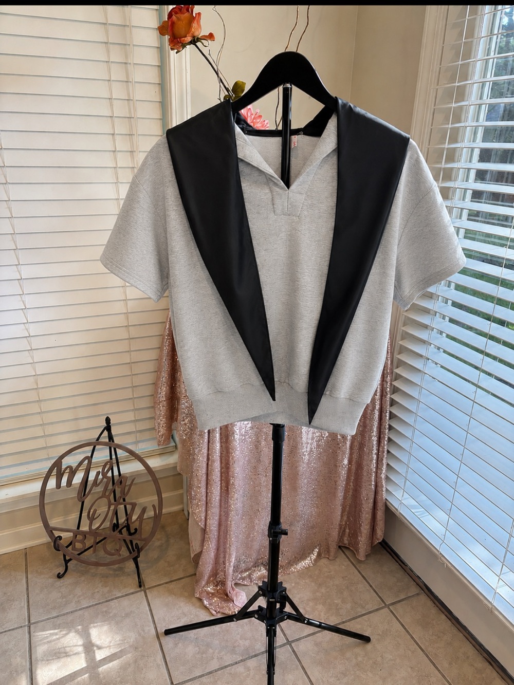 Gray Short-Sleeve Hooded Top with Black Trim - Kids